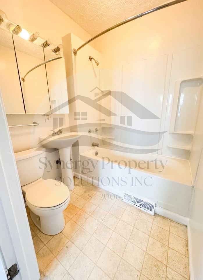 40 Gibson Ave - Photo 5 of 8