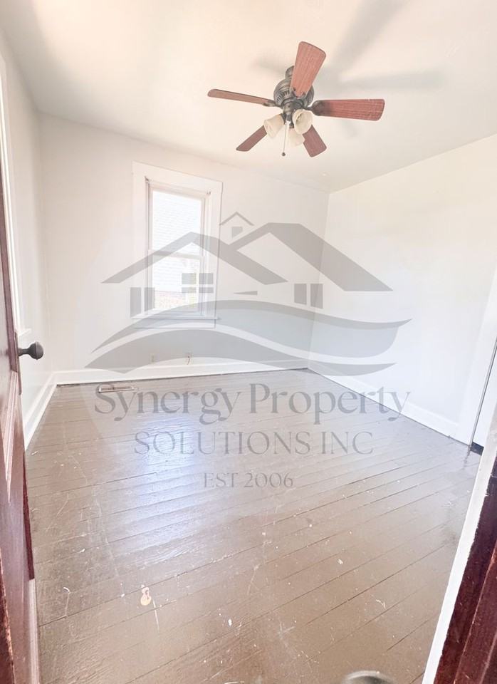 40 Gibson Ave - Photo 6 of 8