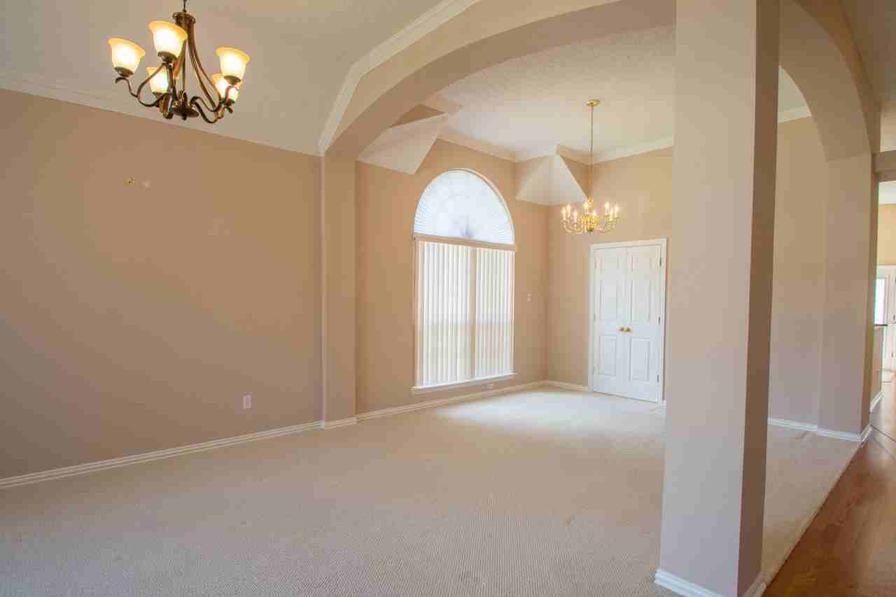 5809 Coldsworth Ct - Photo 6 of 27