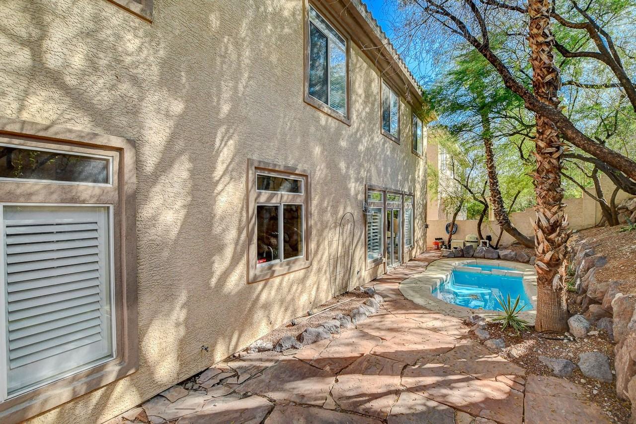 4737 Stavanger Ln - Photo 6 of 50