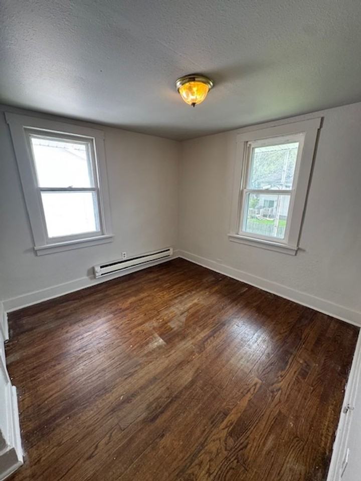 1516 Bayer Ave - Photo 2 of 10