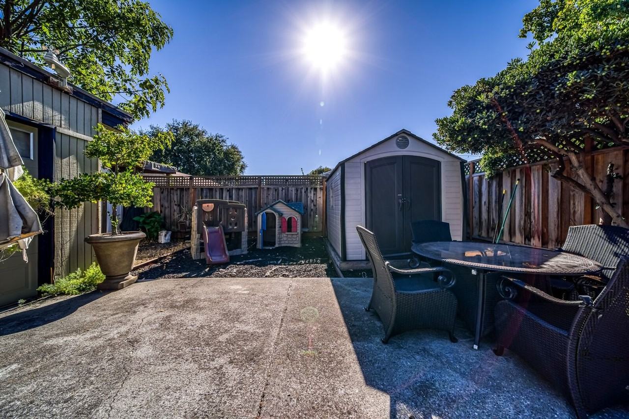 627 Hopkins Ave - Photo 5 of 25