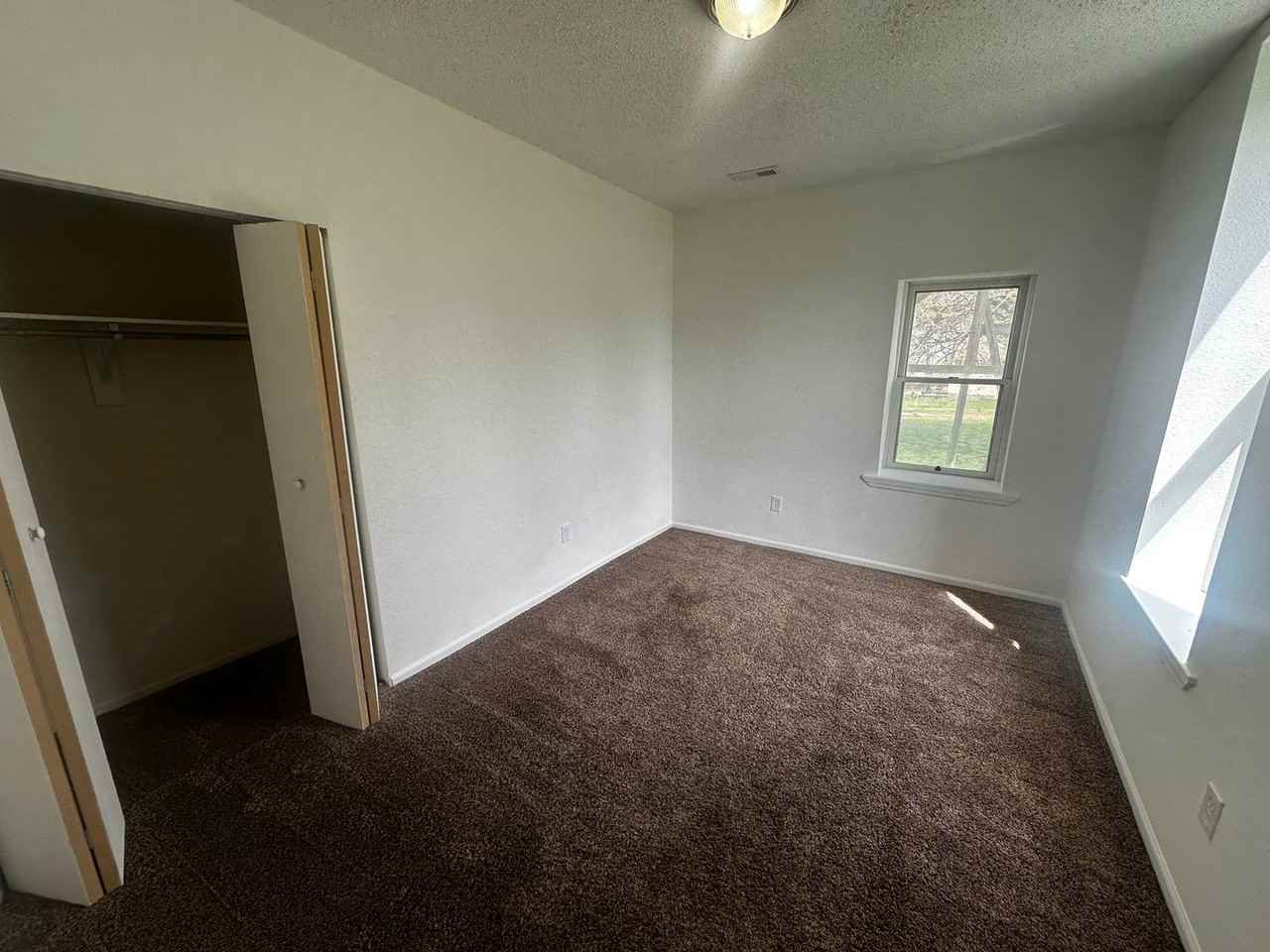 1501 Faraon St - Photo 5 of 8