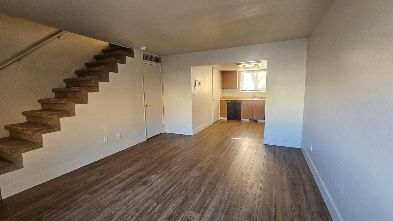 3625 Gypsum Rd - Photo 4 of 9