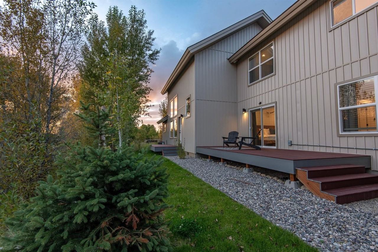 112 Aspen Meadows Rd - Photo 2 of 28