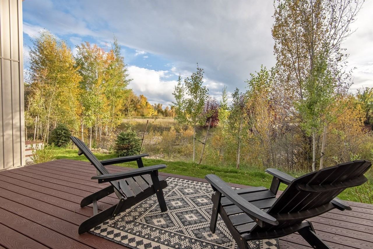 112 Aspen Meadows Rd - Photo 4 of 28