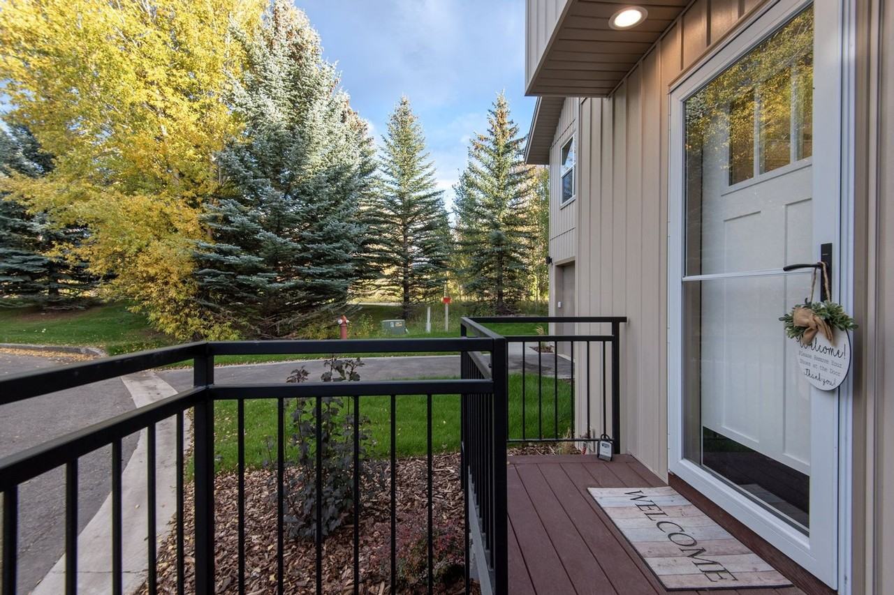 112 Aspen Meadows Rd - Photo 5 of 28