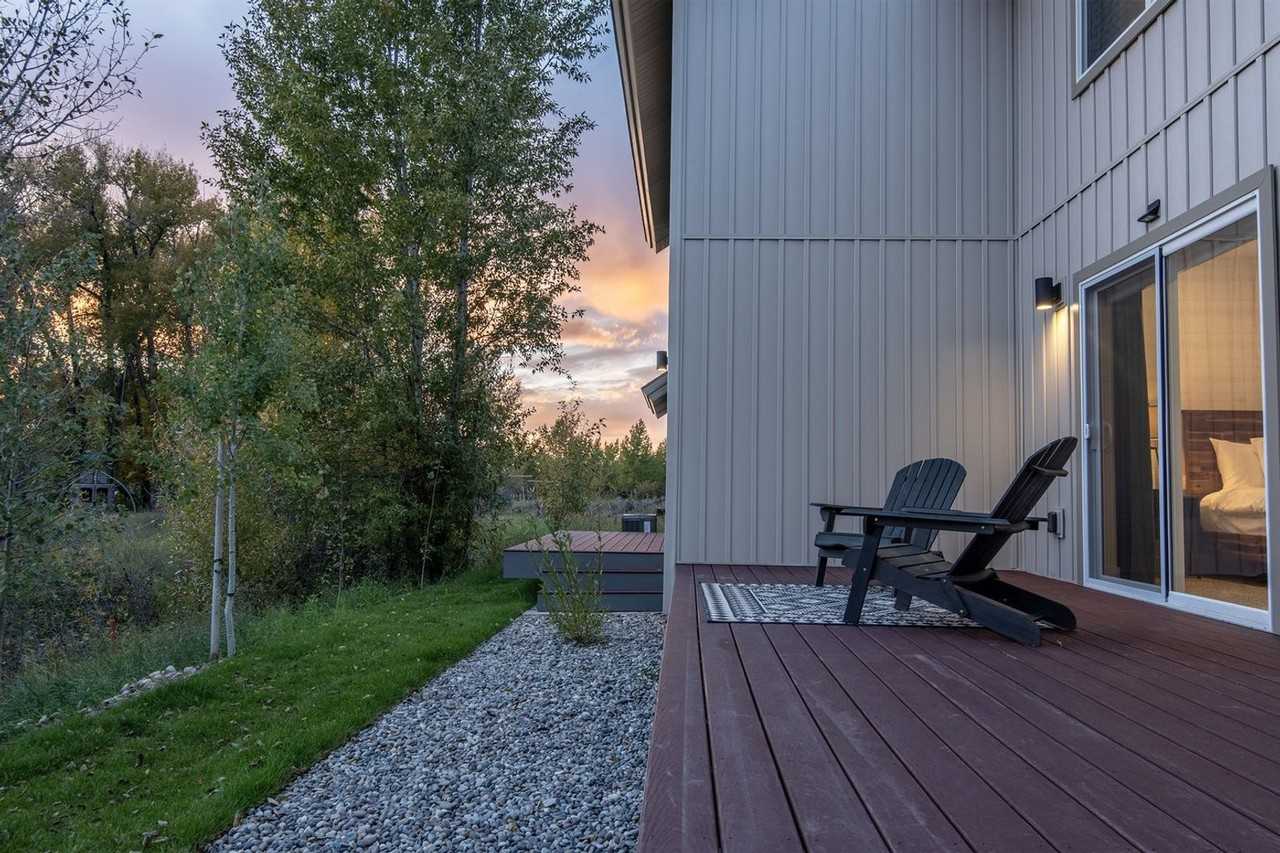 112 Aspen Meadows Rd - Photo 6 of 28