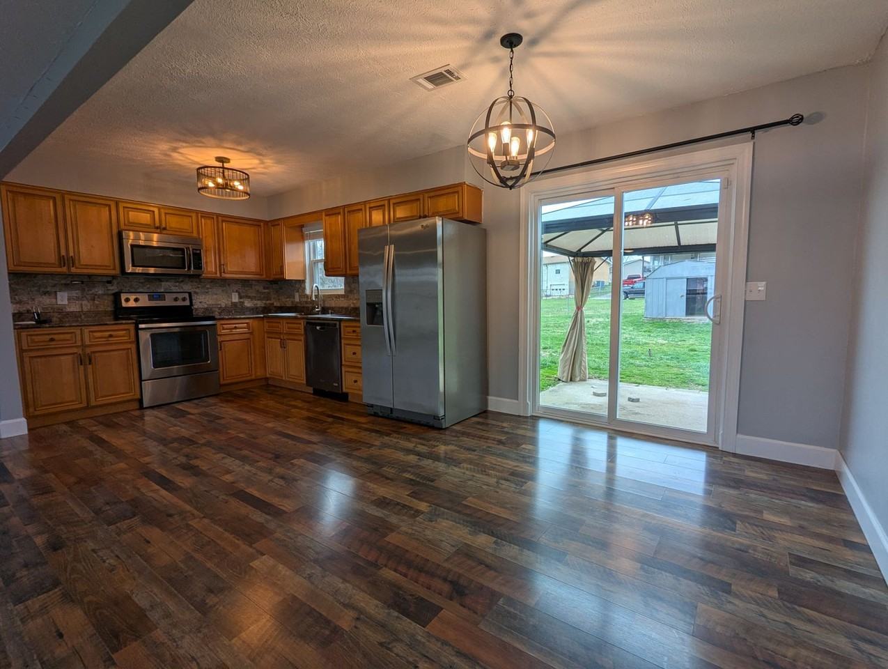 2894 Republic Ave - Photo 4 of 17