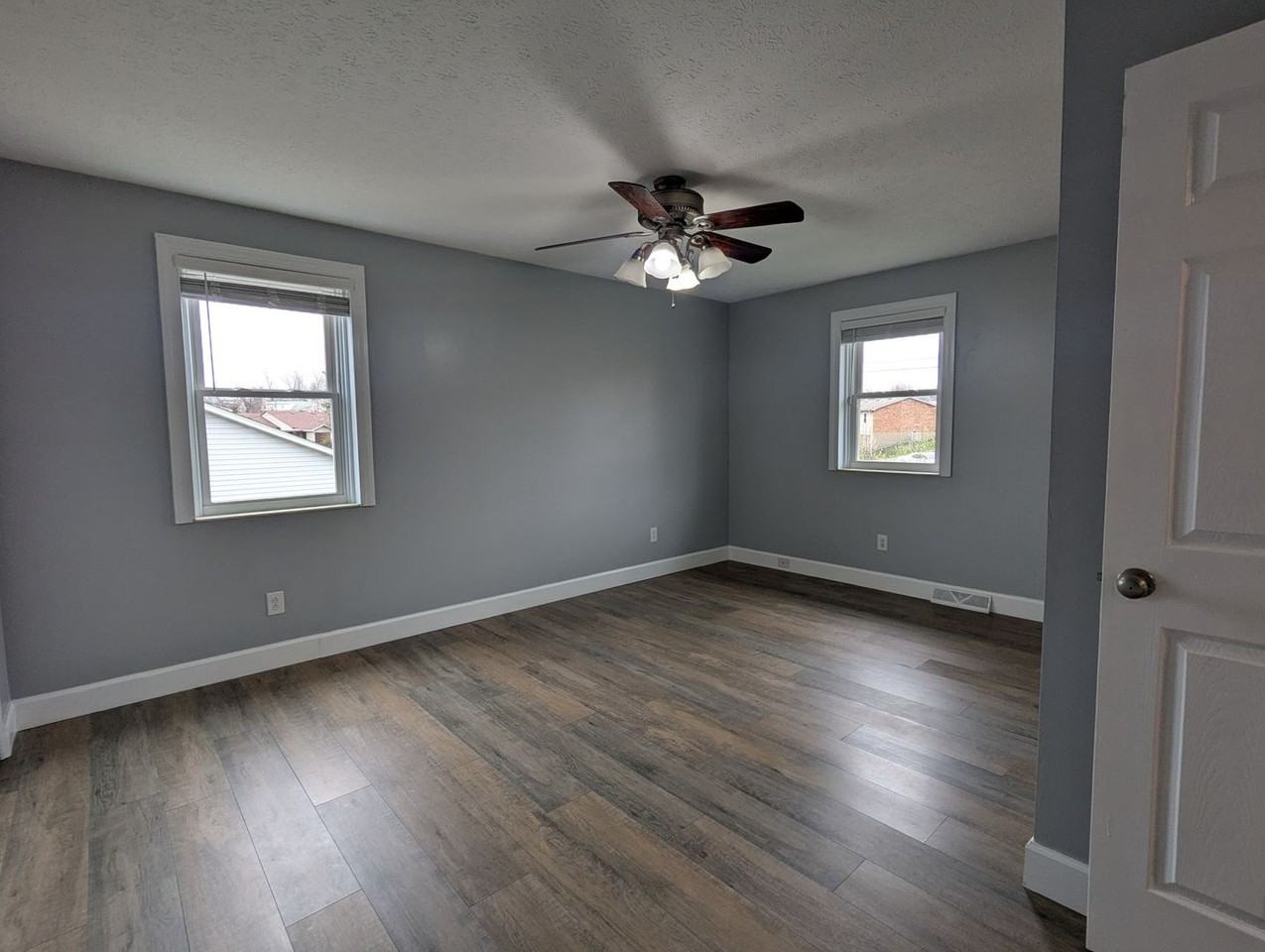 2894 Republic Ave - Photo 6 of 17