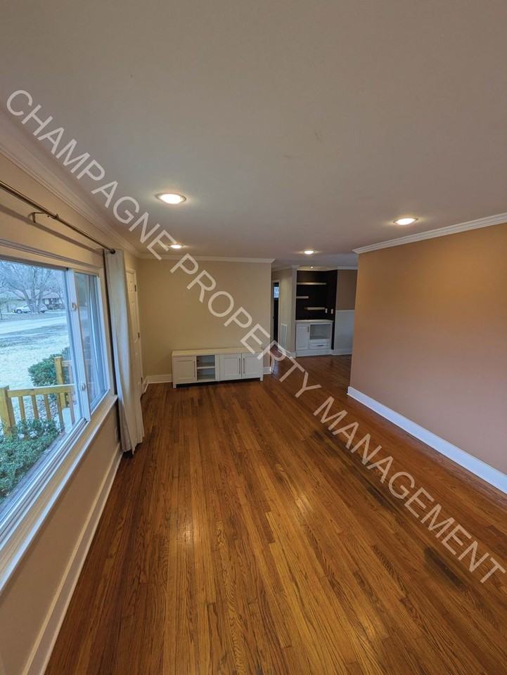 11206 Norby Rd - Photo 3 of 17