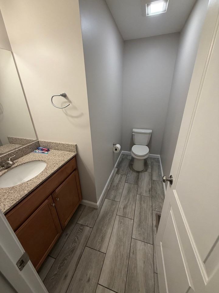 1142-1144 Boston Road - Photo 2 of 4