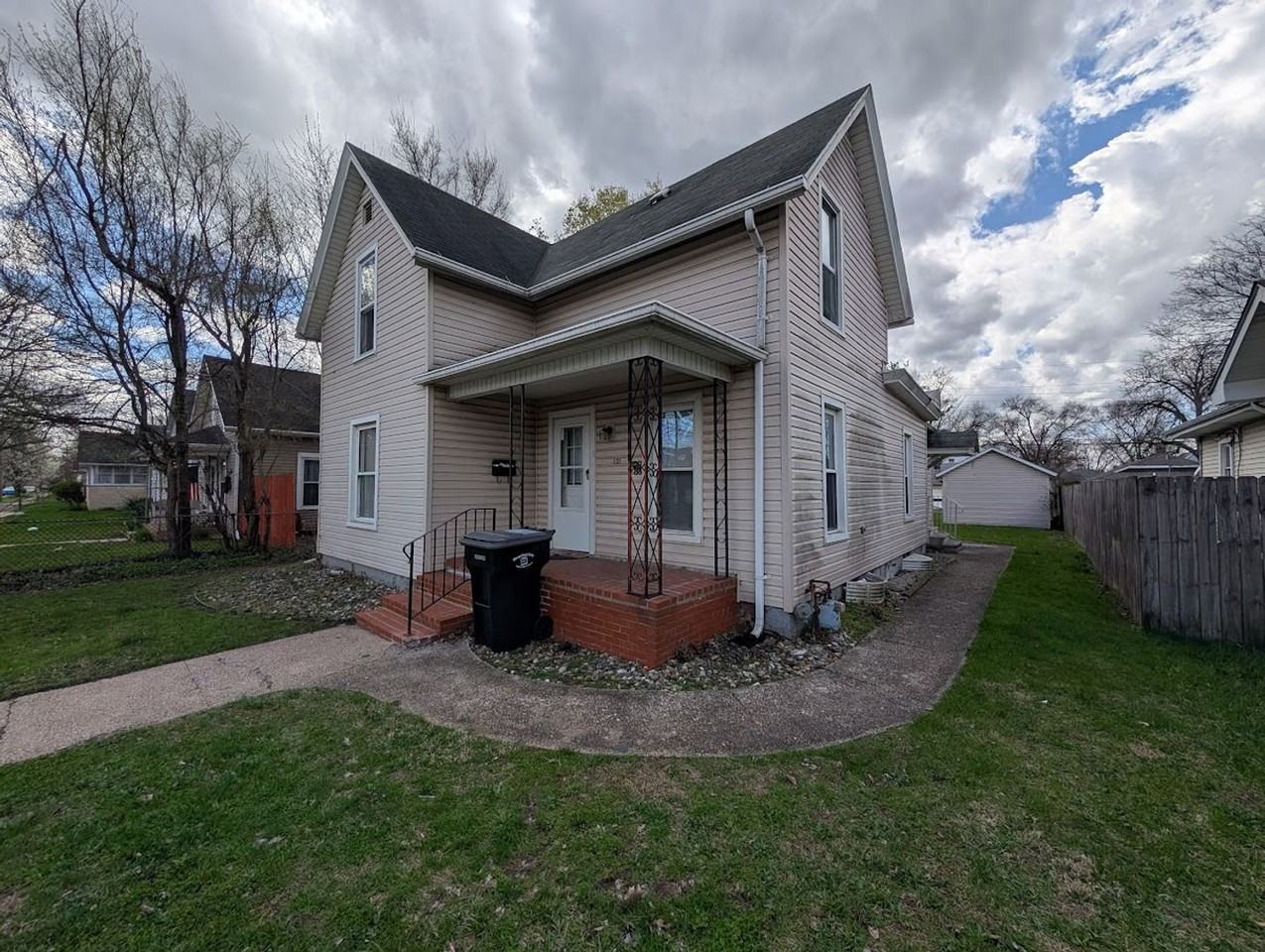 931 S 34th St - Photo 2 of 16