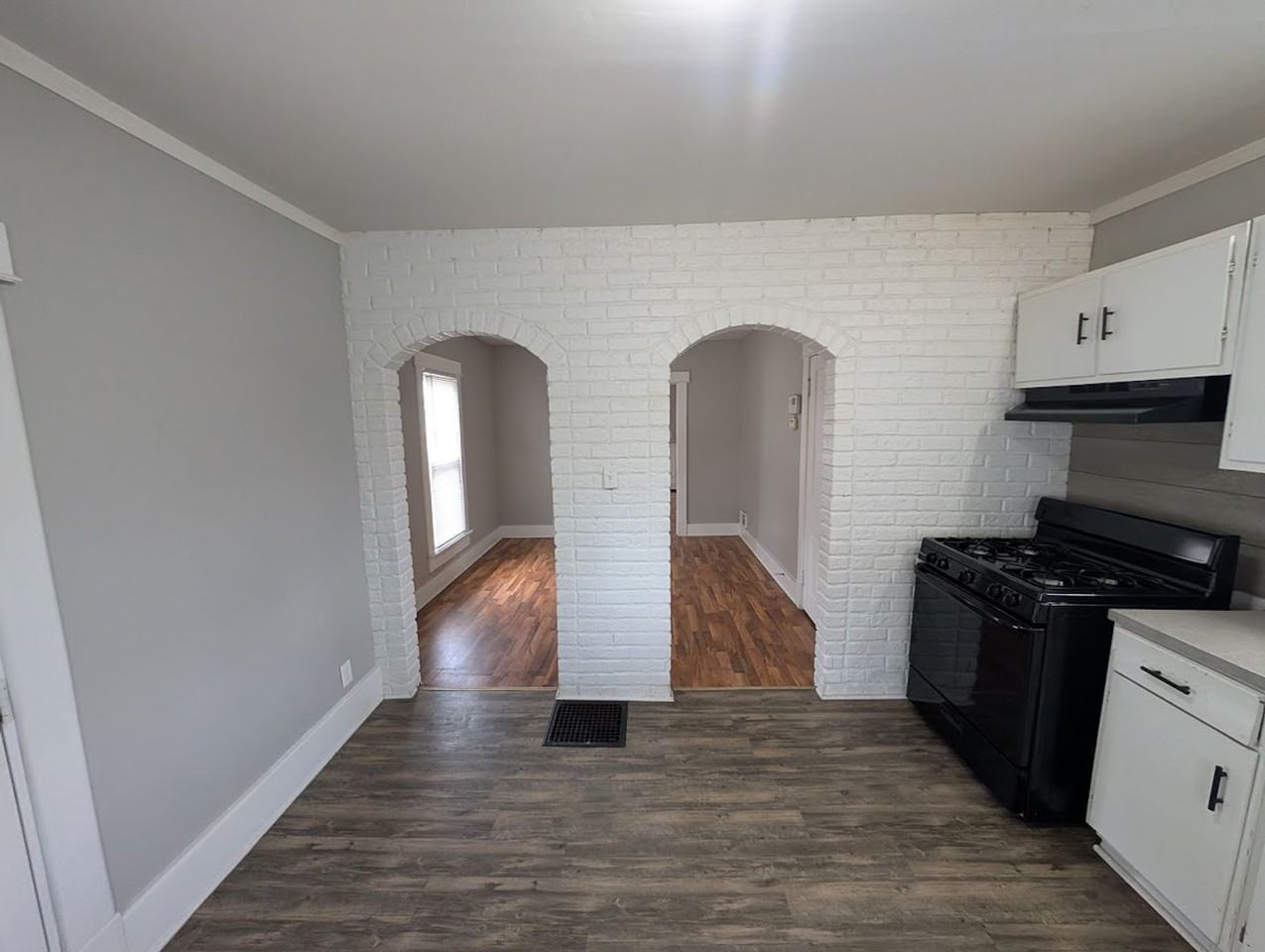 931 S 34th St - Photo 3 of 16