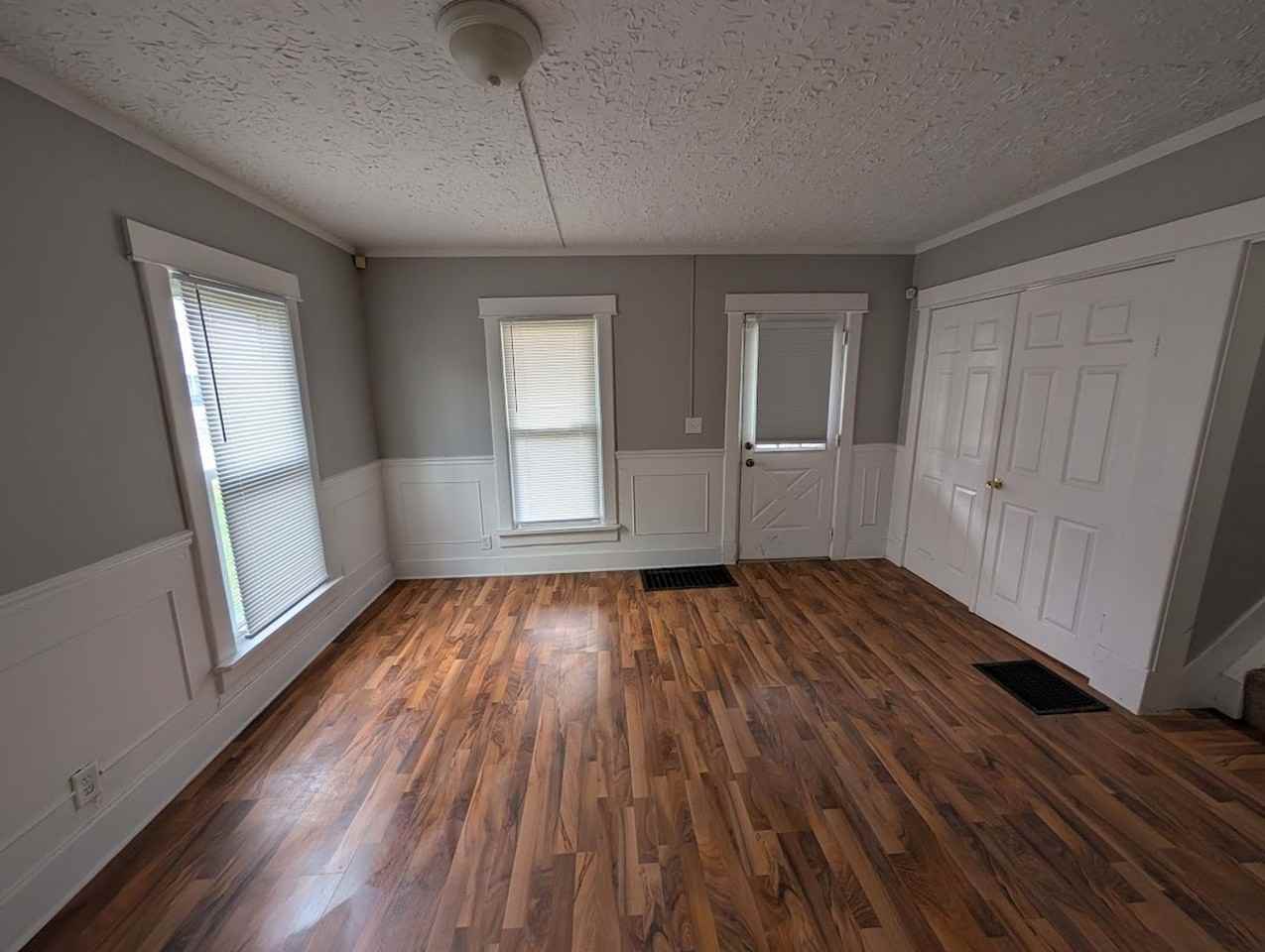 931 S 34th St - Photo 6 of 16