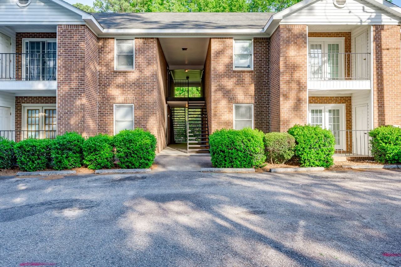 403 Wormwood Ln #D - Photo 3 of 27