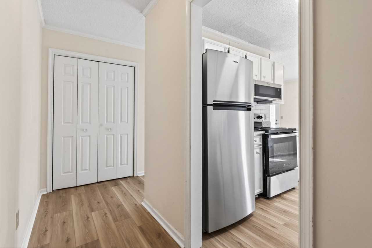 403 Wormwood Ln #H - Photo 4 of 26