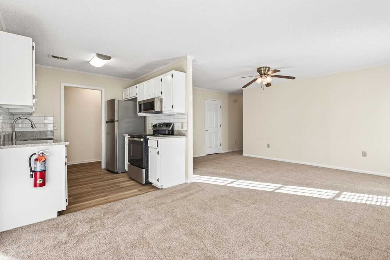 403 Wormwood Ln #H - Photo 7 of 26