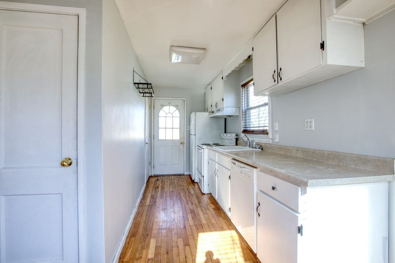 124 Mayflower St - Photo 5 of 26