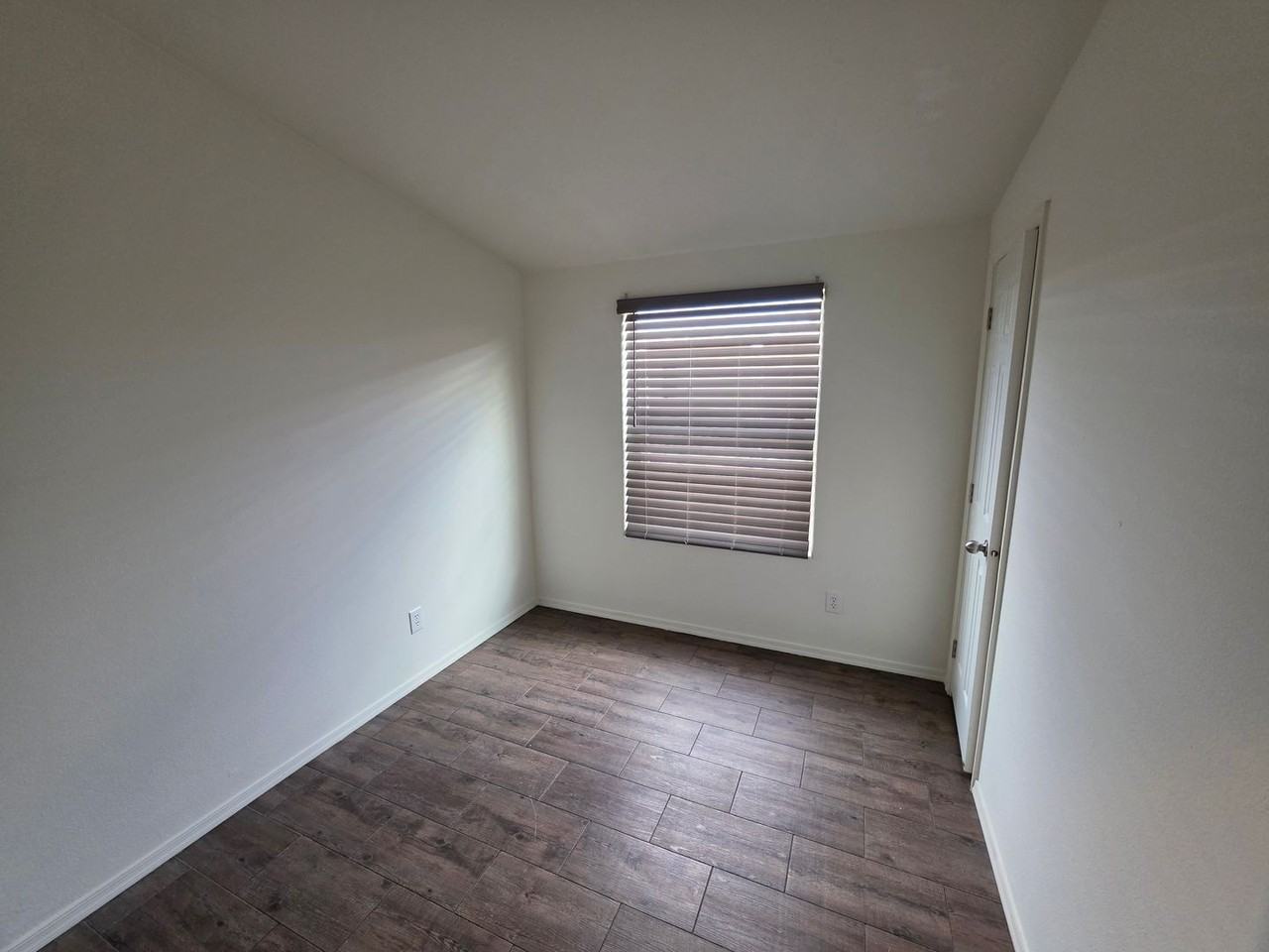 1960 Granada Dr - Photo 4 of 11