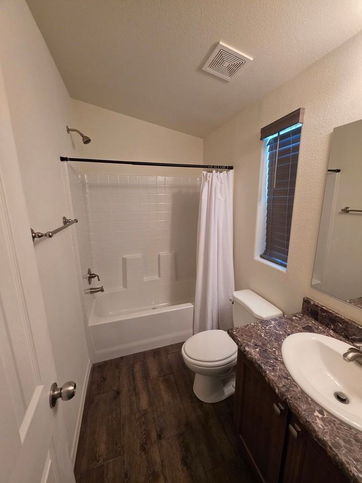 1960 Granada Dr - Photo 6 of 11