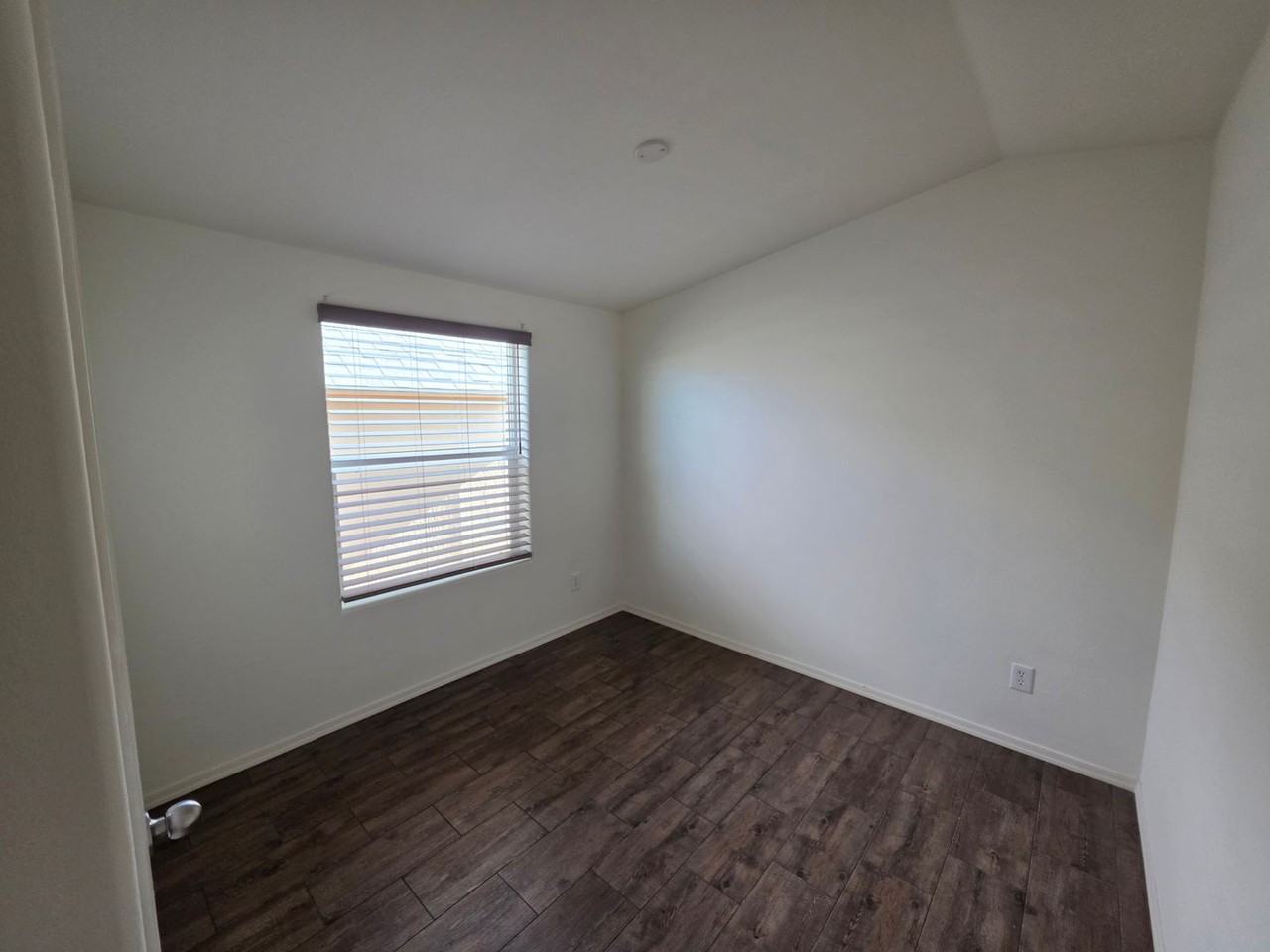 1960 Granada Dr - Photo 7 of 11