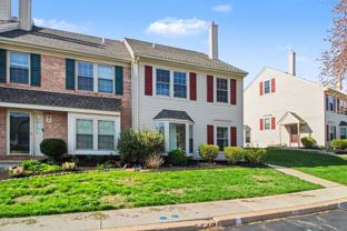 421 Oaktree Ct - Photo 1 of 1