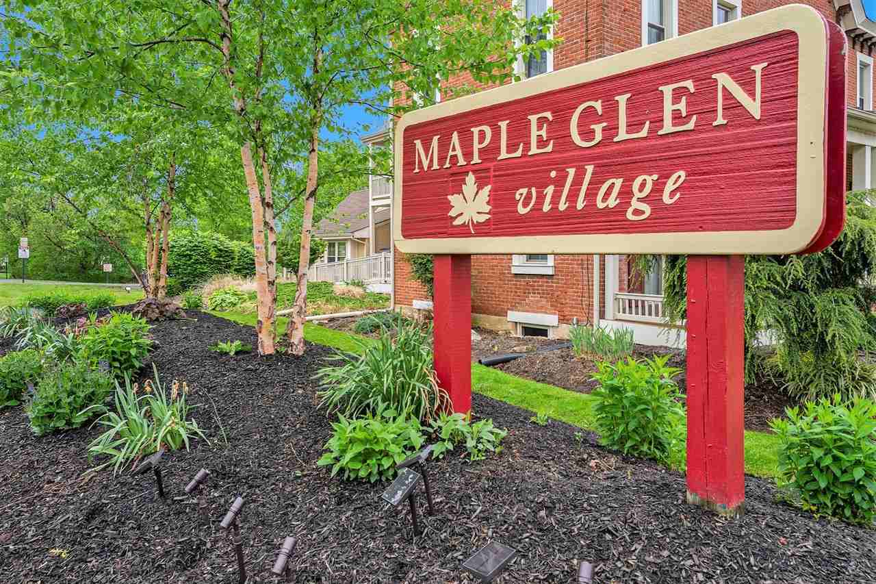 421 Oaktree Ct - Photo 2 of 31