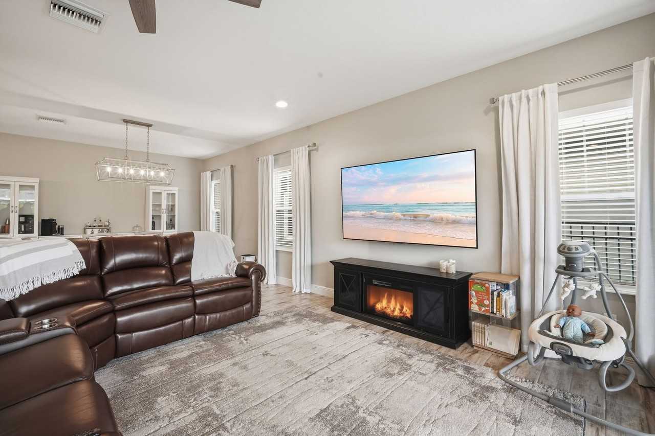 5450 Del Coronado Dr - Photo 7 of 28