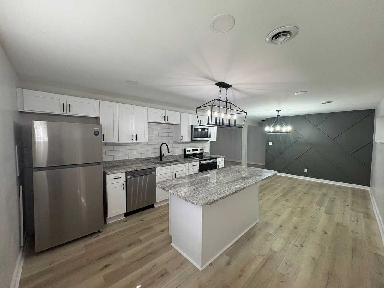 3523 Lawndale Dr - Photo 7 of 41