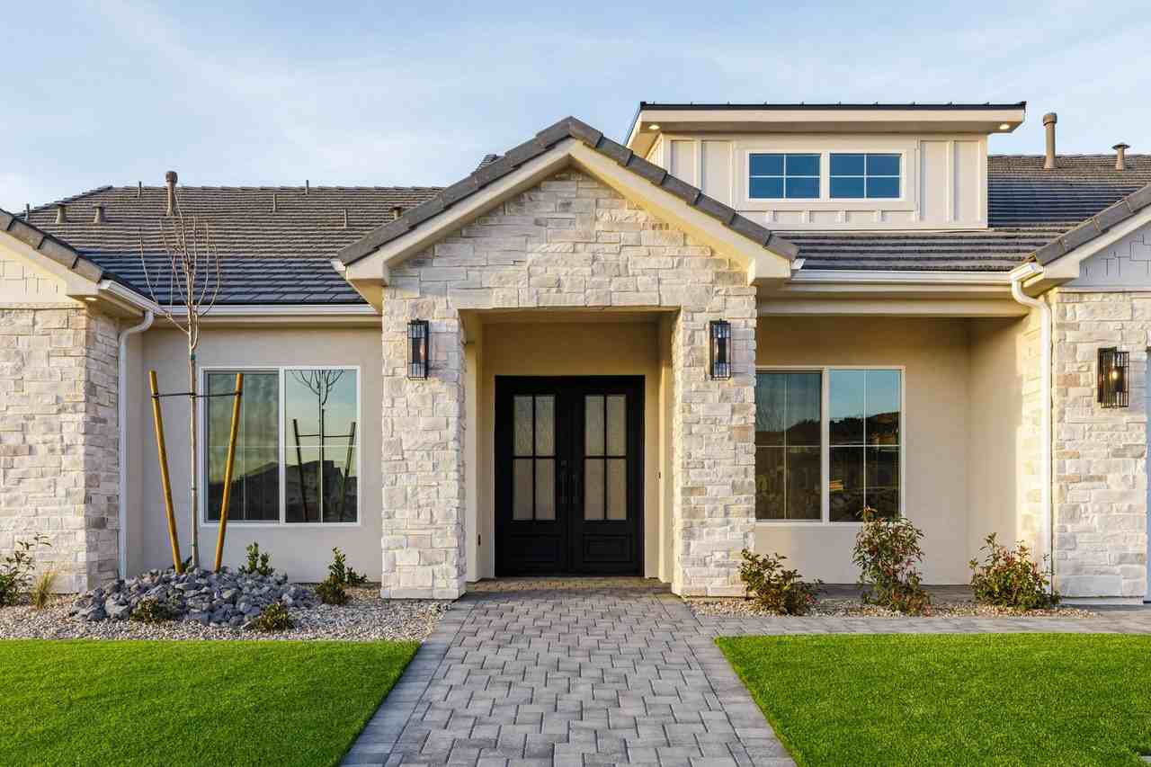 393 E Sidbury Rd - Photo 4 of 31