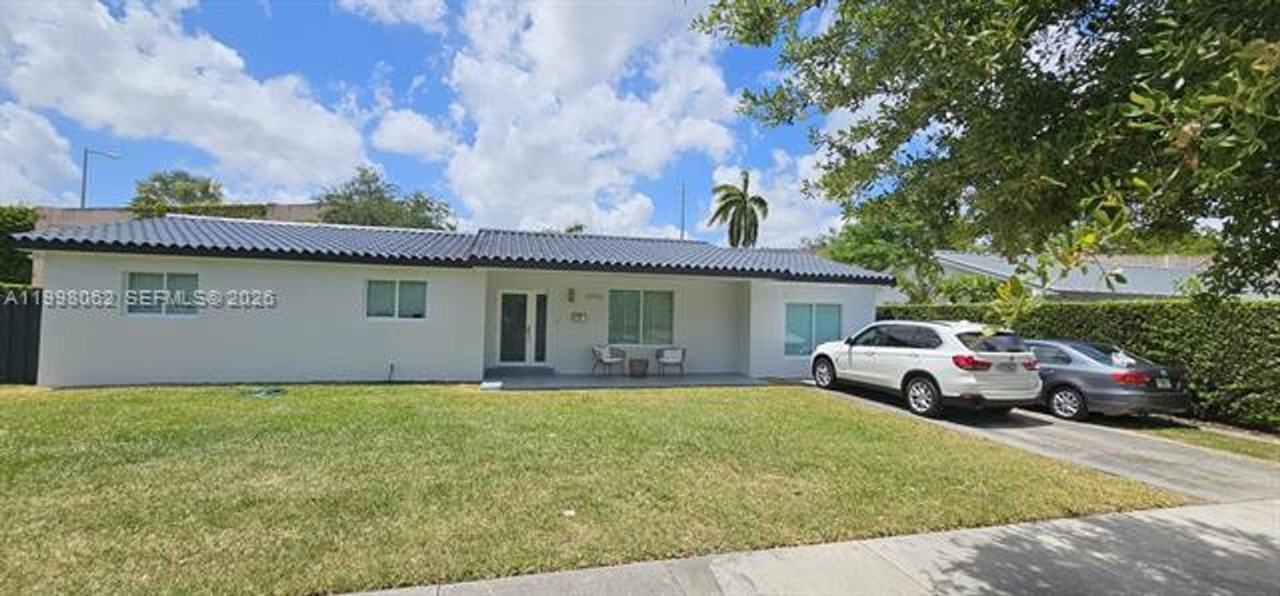 10900 Sw 107th Ave - Photo 2 of 26