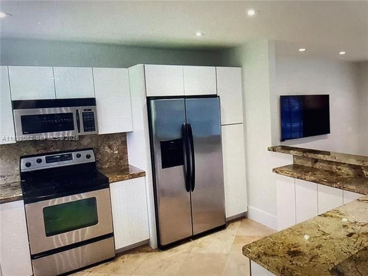 10900 Sw 107th Ave - Photo 4 of 26