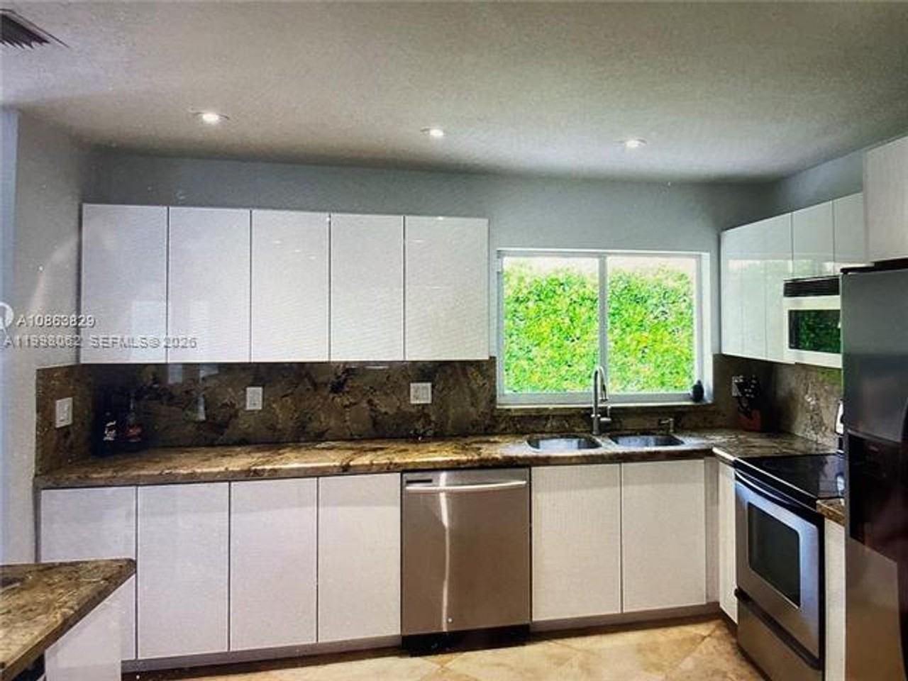 10900 Sw 107th Ave - Photo 6 of 26