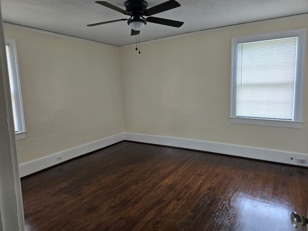 314 W Cedar St - Photo 3 of 20