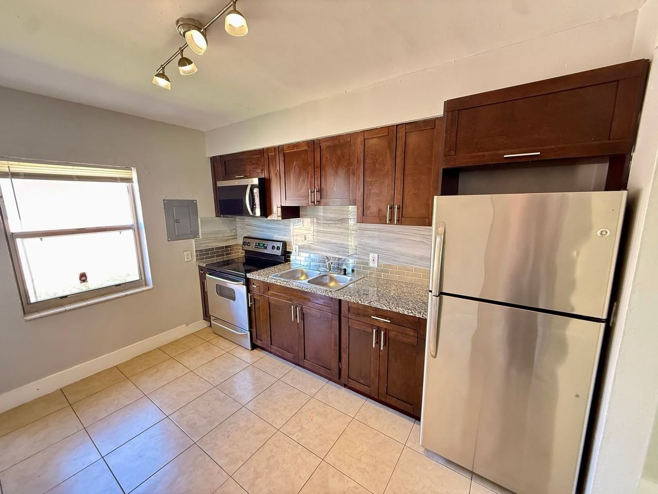 1467 Nw 53rd St #1 - Photo 6 of 30