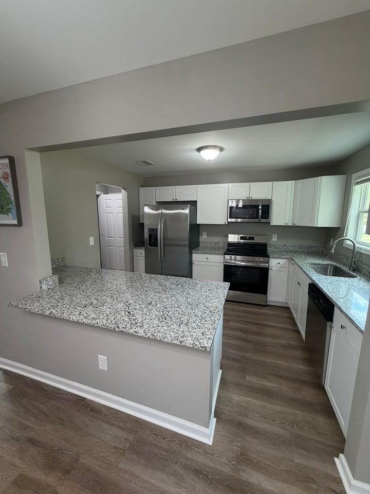 4599 Lexington Rd - Photo 3 of 16