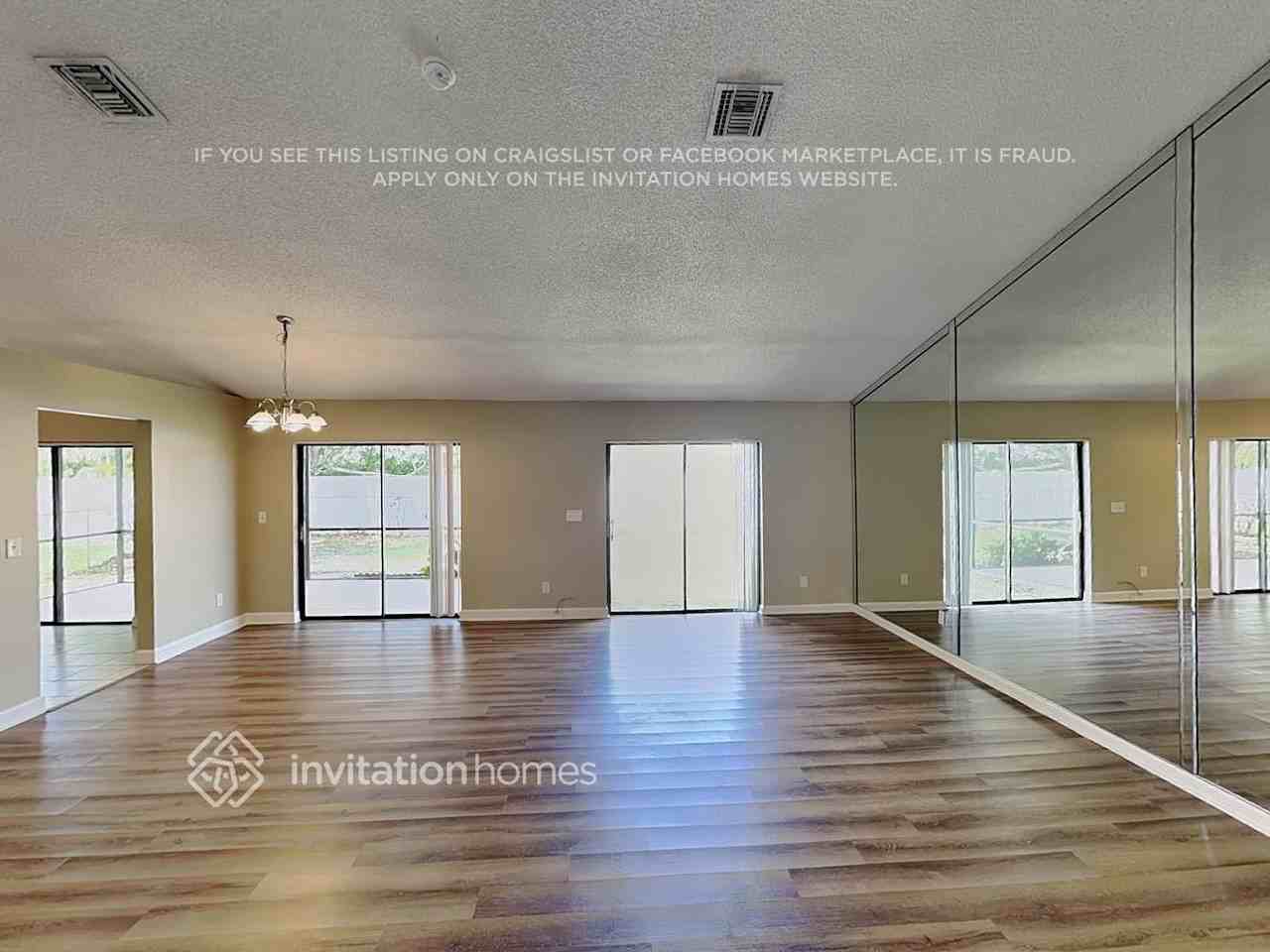 8315 Nw 80th St - Photo 3 of 18