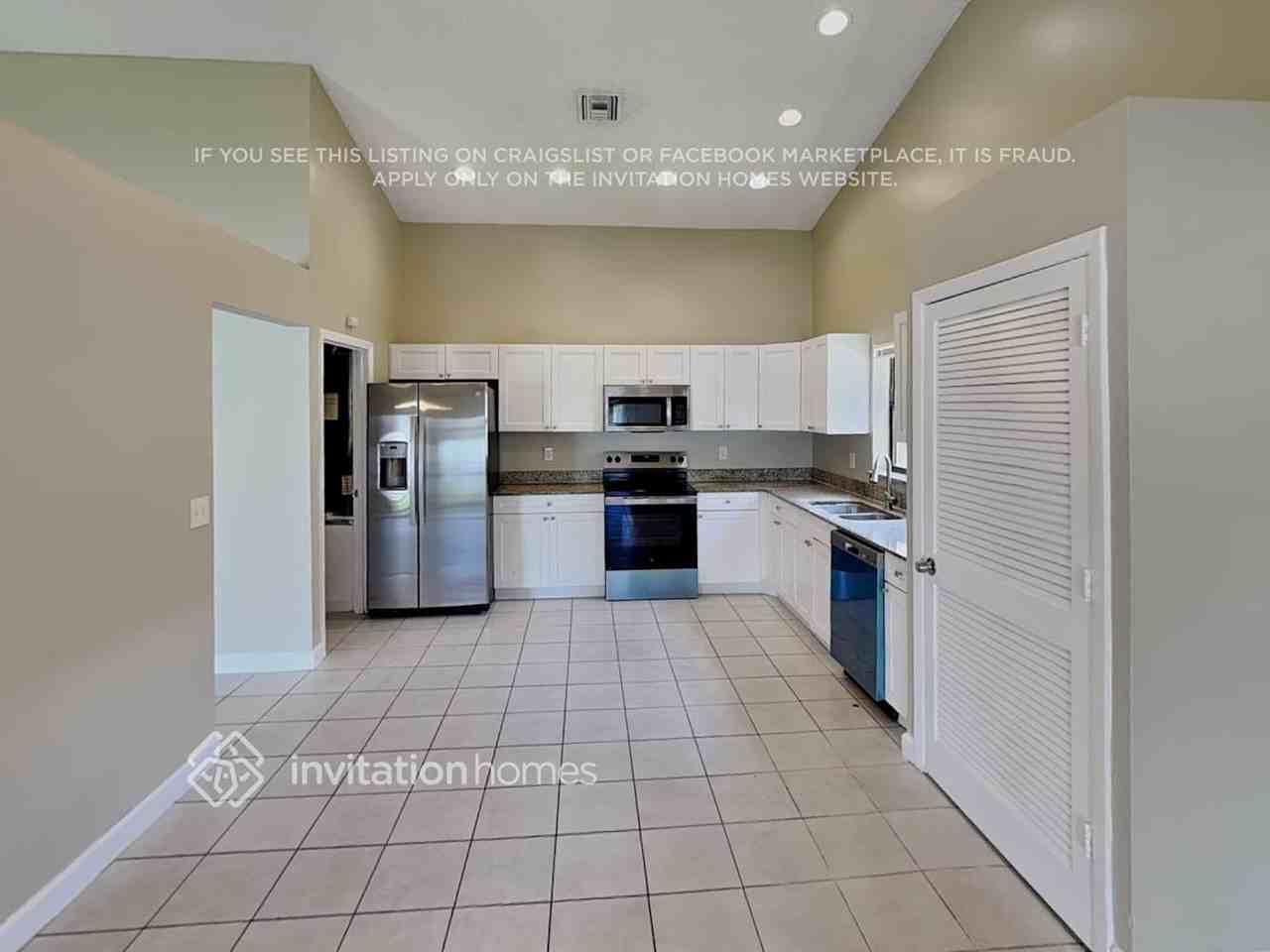 8315 Nw 80th St - Photo 6 of 18