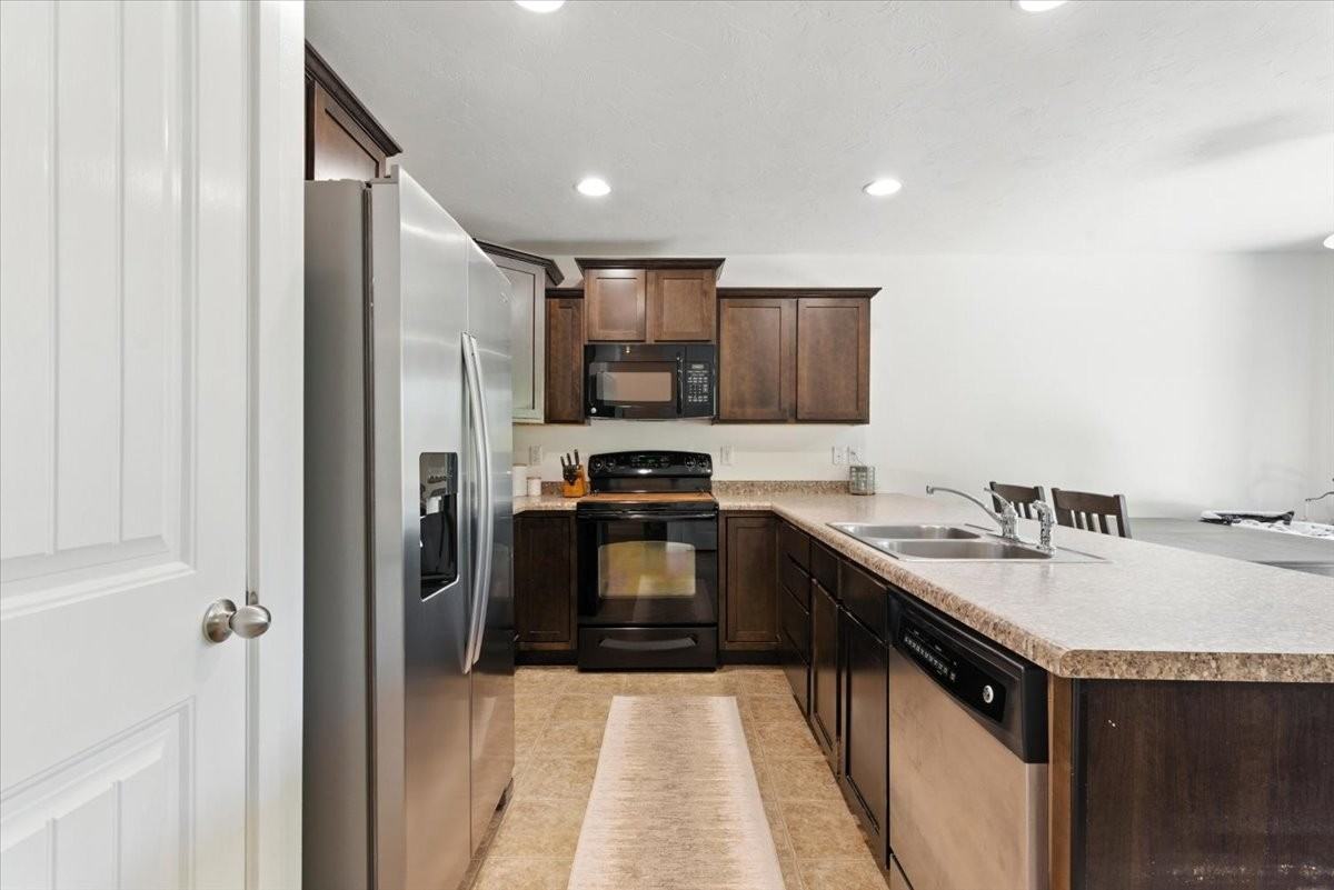 1187 W Seraphim Ct - Photo 2 of 20