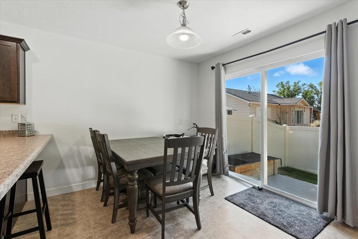 1187 W Seraphim Ct - Photo 5 of 20