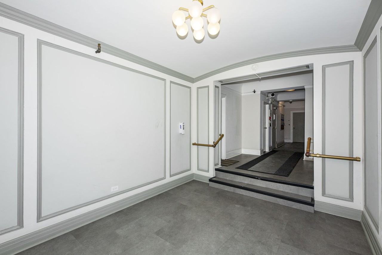 969 Bush - Photo 2 of 19