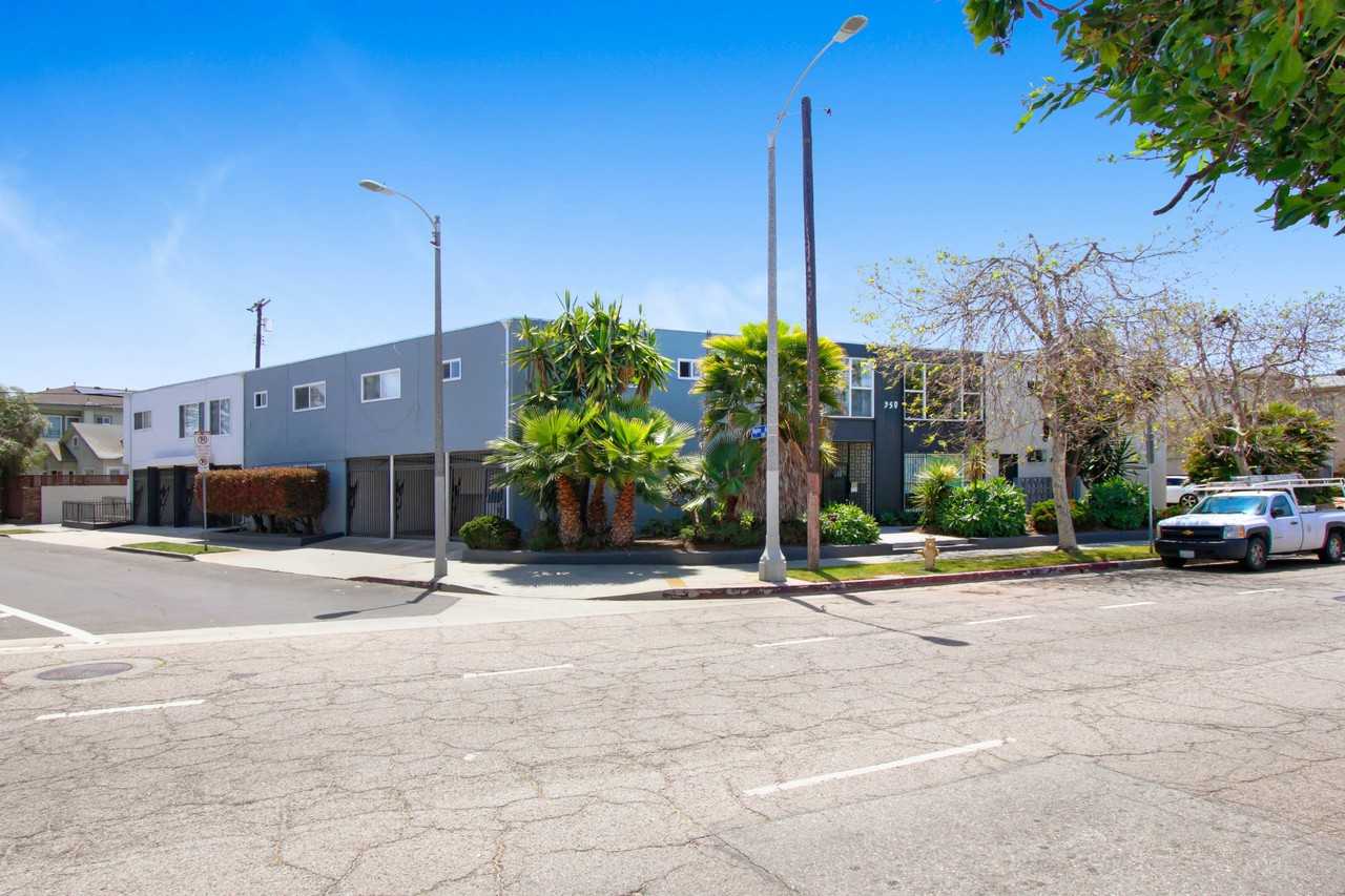 950 Venice Blvd. - Photo 3 of 23