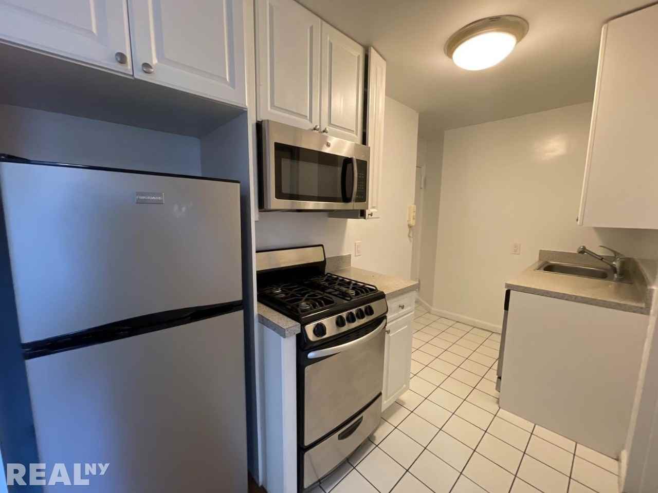 516 E 80th St #25 - Photo 4 of 10