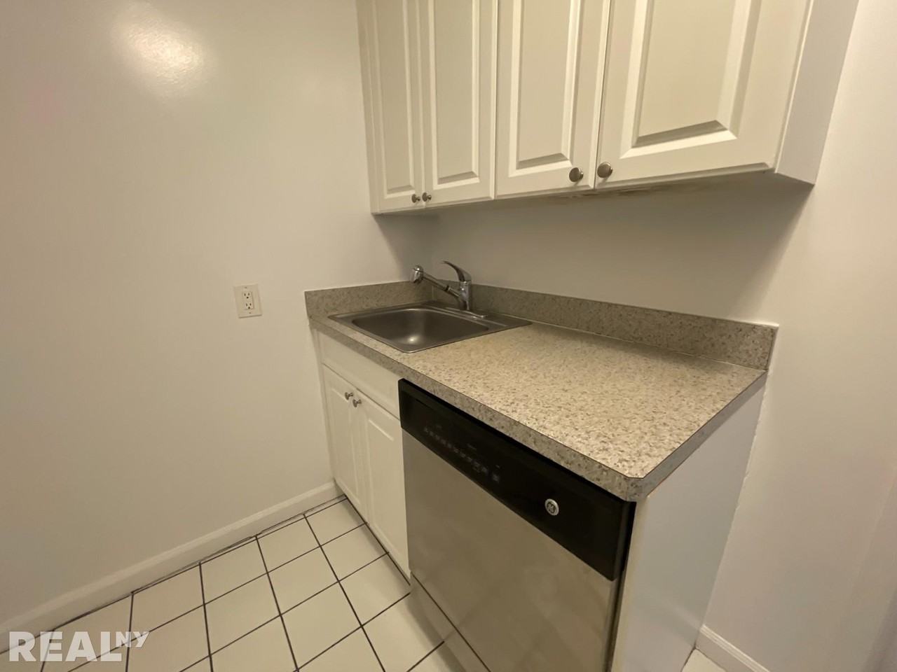 516 E 80th St #25 - Photo 5 of 10