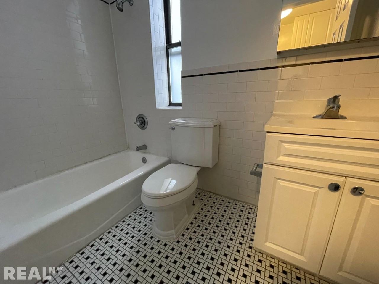 516 E 80th St #25 - Photo 6 of 10