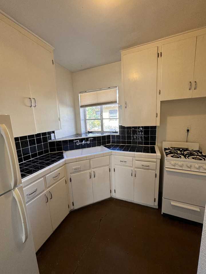 526 W. Roosevelt - 8 #08 - Photo 3 of 33