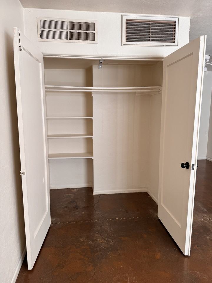 526 W. Roosevelt - 8 #08 - Photo 5 of 33