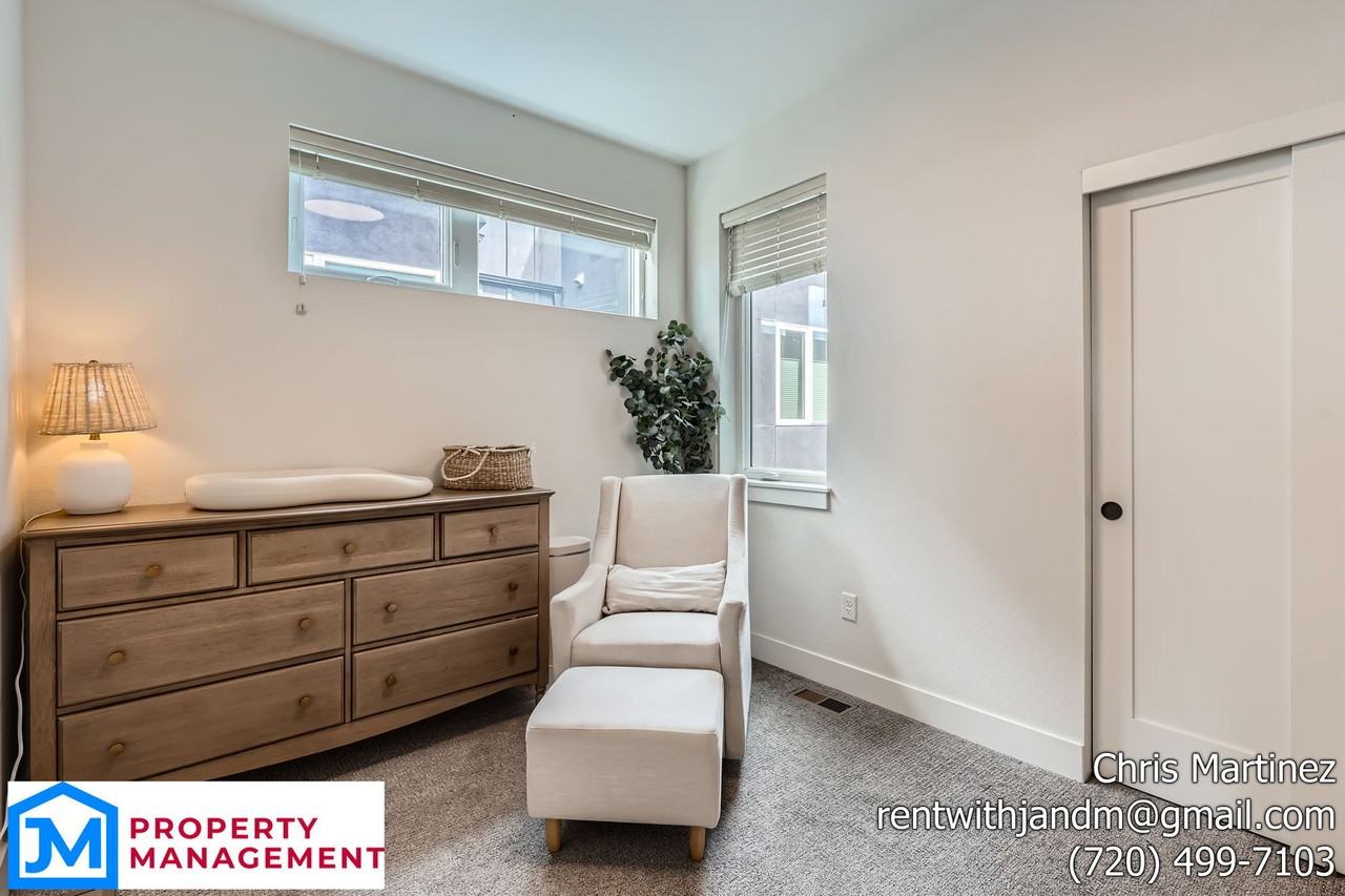 1230 Perry St #1 - Photo 5 of 22