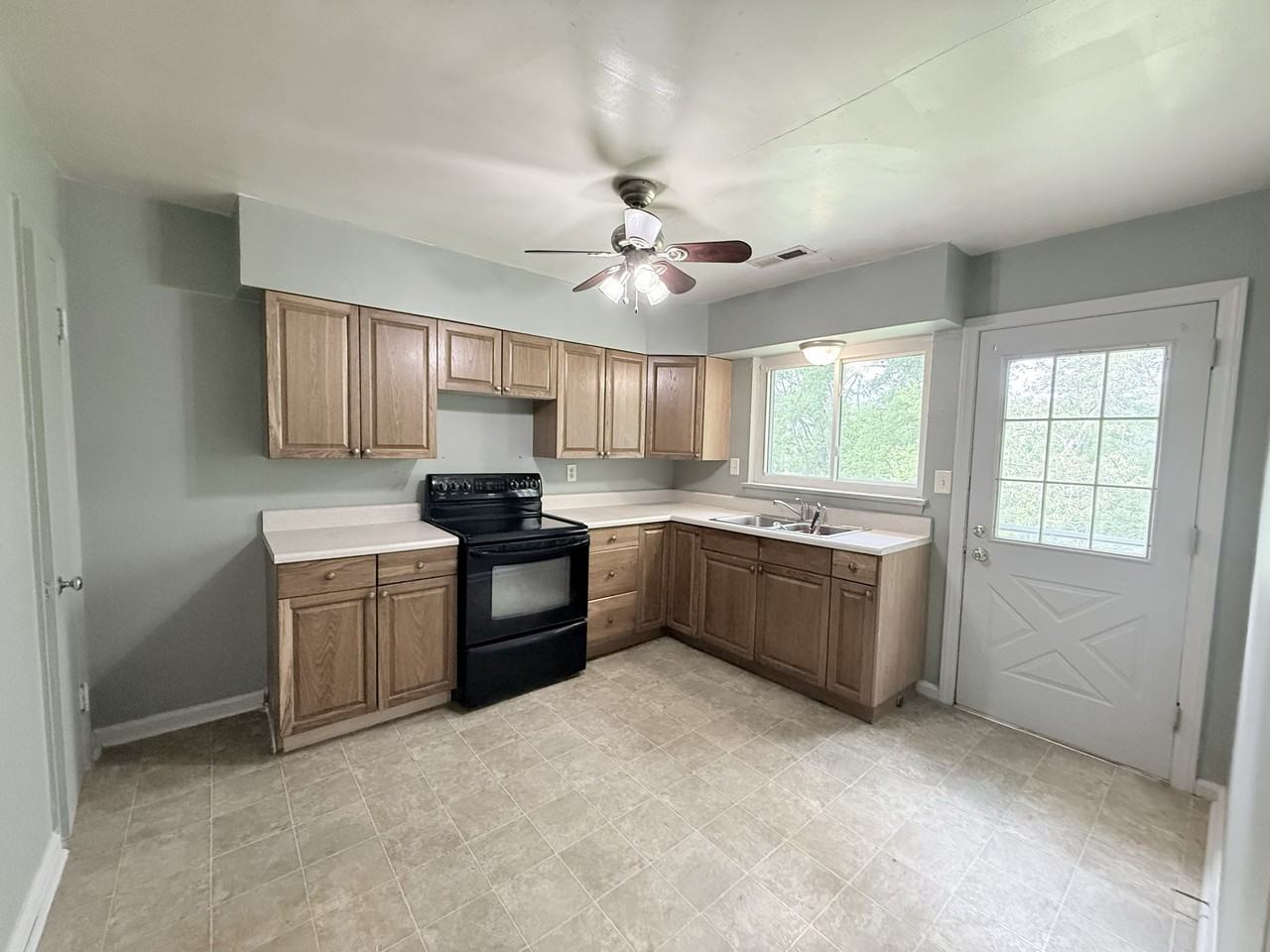 3621 Monte Vista Dr #1 - Photo 3 of 5